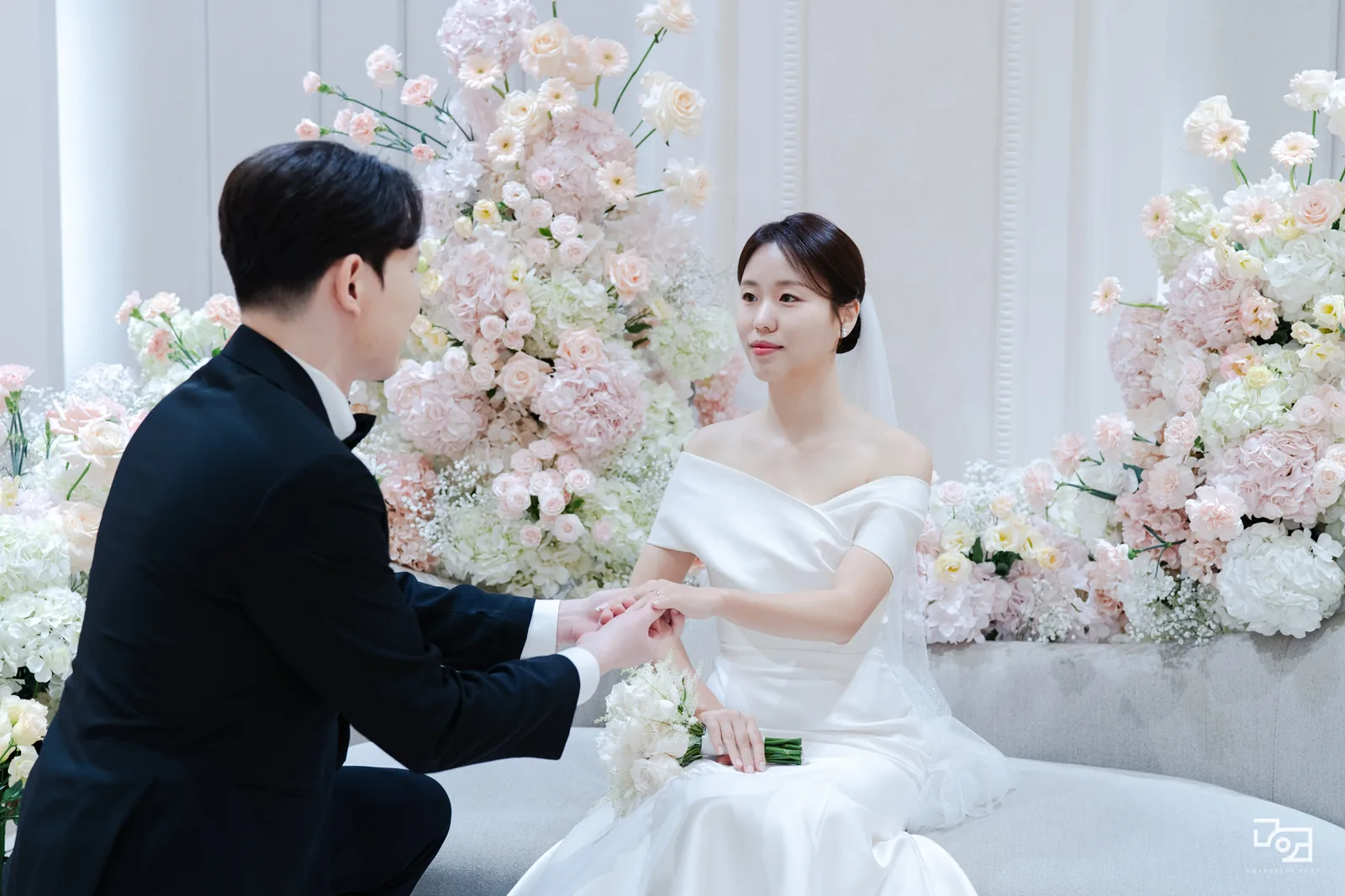 상록아트홀 그랜드볼룸 예식장으로 향하는 길부터 본식스냅 05