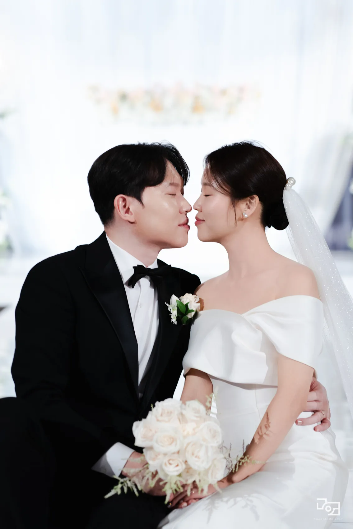 상록아트홀 그랜드볼룸 예식 뒤 두 분만 남은 홀 본식스냅 27